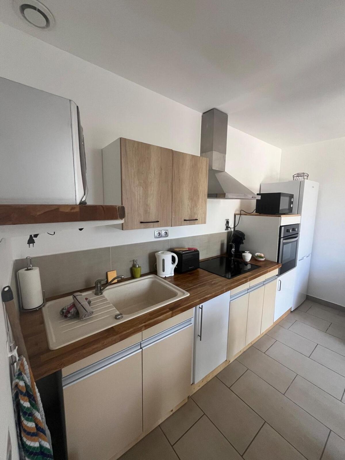 Studio Cosy Avec Climatisation Et Terrasse Malataverne ภายนอก รูปภาพ