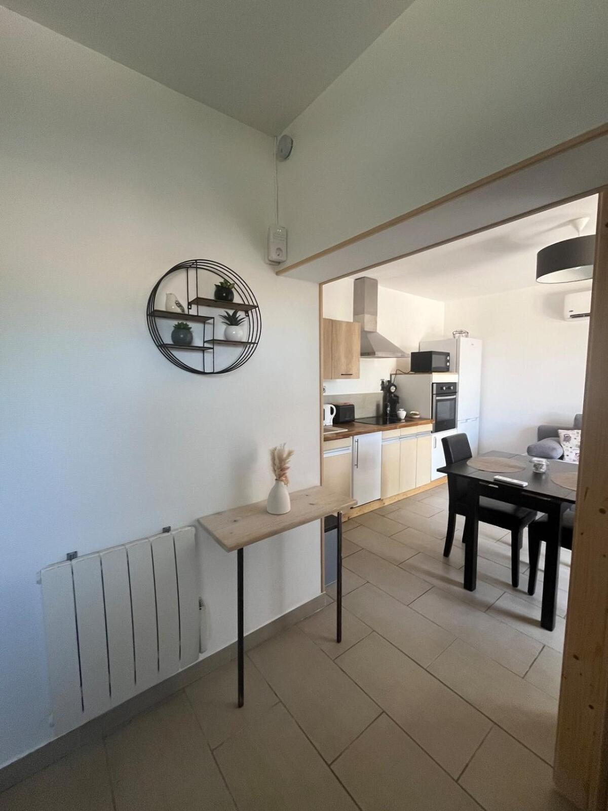 Studio Cosy Avec Climatisation Et Terrasse Malataverne ภายนอก รูปภาพ
